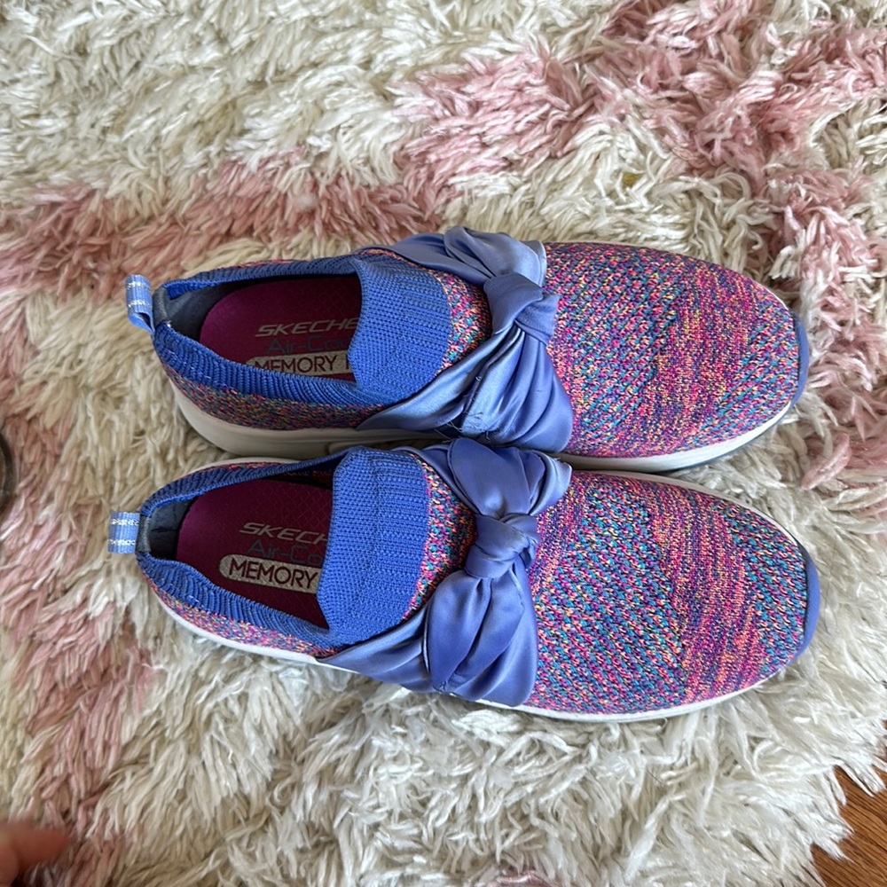 Sketchers size 2